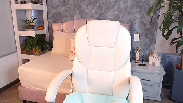 Snapshot of niko_robin chatting on September 22, 2025, 7:38 pm niko robin online show from September 22, 2025, 7:38 pm