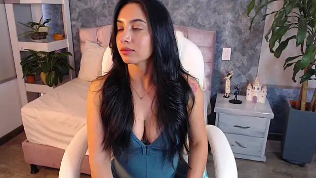 Snapshot of niko_robin chatting on September 24, 2025, 8:12 pm niko robin online show from September 24, 2025, 8:12 pm