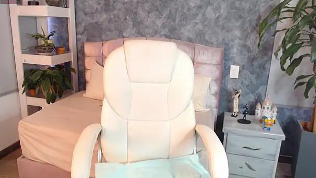 Snapshot of niko_robin chatting on November 8, 2025, 4:29 pm niko robin online show from November 8, 2025, 4:29 pm