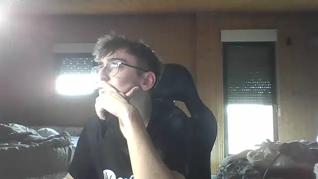 Snapshot of Troycm chatting on December 5, 2025, 3:30 pm Troycm online show from December 5, 2025, 3:30 pm