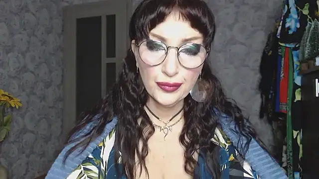 Aziza1 online show from November 18, 2025, 8:35 pm