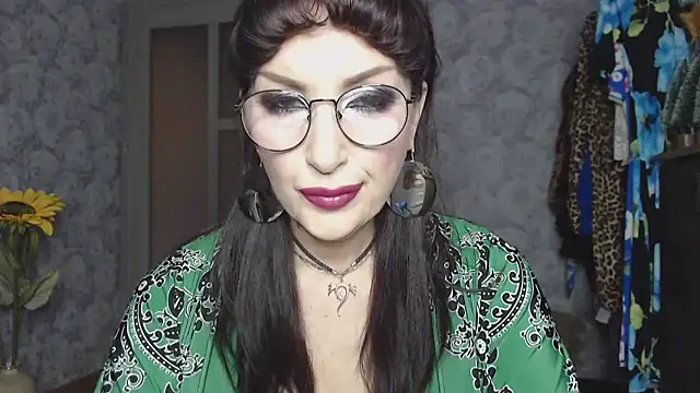 Snapshot of Aziza1 chatting on March 8, 2026, 1:15 pm Aziza1 online show from March 8, 2026, 1:15 pm