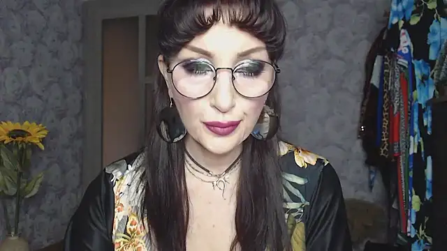 Snapshot of Aziza1 chatting on March 9, 2026, 2:43 pm Aziza1 online show from March 9, 2026, 2:43 pm