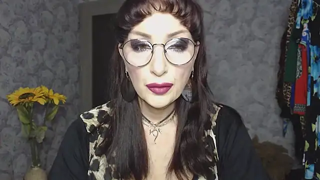 Snapshot of Aziza1 chatting on March 20, 2026, 5:18 pm Aziza1 online show from March 20, 2026, 5:18 pm