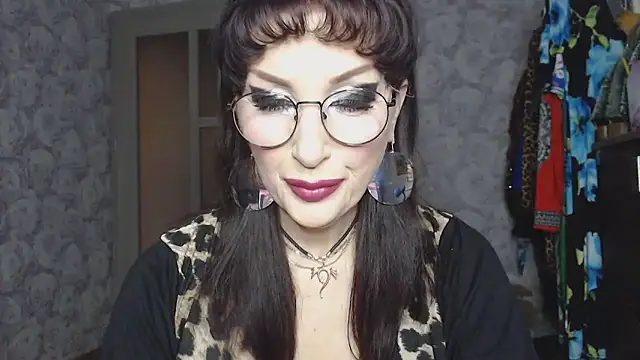 Snapshot of Aziza1 chatting on April 1, 2026, 1:52 pm Aziza1 online show from April 1, 2026, 1:52 pm