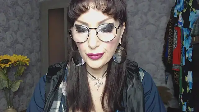 Snapshot of Aziza1 chatting on April 2, 2026, 1:53 pm Aziza1 online show from April 2, 2026, 1:53 pm