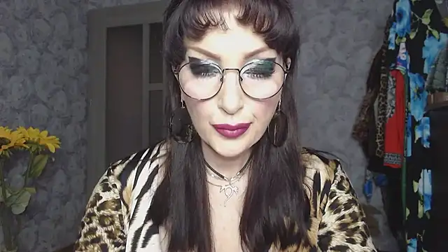 Snapshot of Aziza1 chatting on April 3, 2026, 1:42 pm Aziza1 online show from April 3, 2026, 1:42 pm