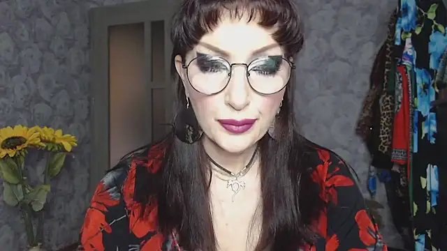 Snapshot of Aziza1 chatting on April 4, 2026, 12:57 pm Aziza1 online show from April 4, 2026, 12:57 pm