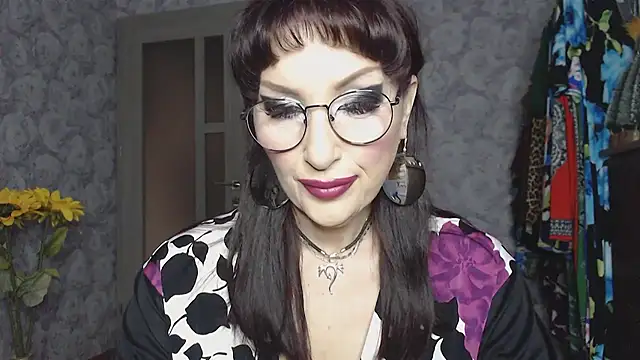 Snapshot of Aziza1 chatting on April 5, 2026, 2:47 pm Aziza1 online show from April 5, 2026, 2:47 pm