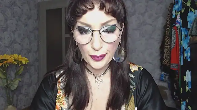 Snapshot of Aziza1 chatting on April 6, 2026, 3:02 pm Aziza1 online show from April 6, 2026, 3:02 pm