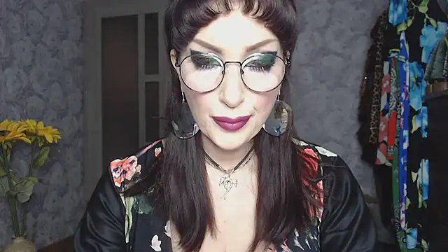 Snapshot of Aziza1 chatting on April 7, 2026, 2:17 pm Aziza1 online show from April 7, 2026, 2:17 pm