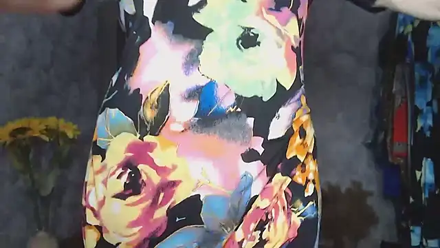 Snapshot of Aziza1 chatting on April 10, 2026, 1:49 pm Aziza1 online show from April 10, 2026, 1:49 pm