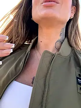 Etwas neugierig online show from March 7, 2025, 1:51 pm