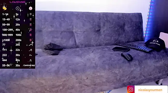 nicolasx1000 online show from December 21, 2024, 5:36 am