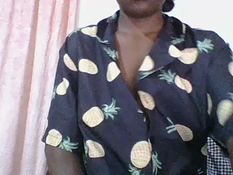 Snapshot of Hamie_sexy chatting on December 4, 2025, 12:03 pm Hamie sexy online show from December 4, 2025, 12:03 pm