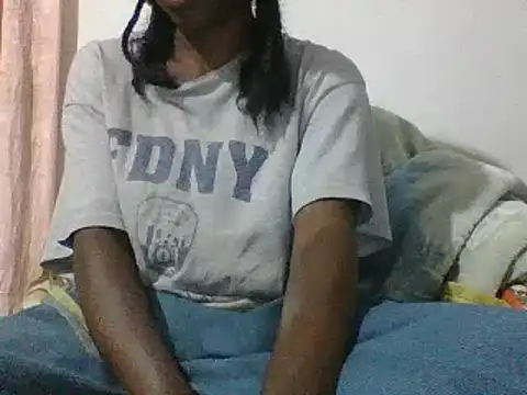 Snapshot of Hamie_sexy chatting on December 17, 2025, 4:02 pm Hamie sexy online show from December 17, 2025, 4:02 pm