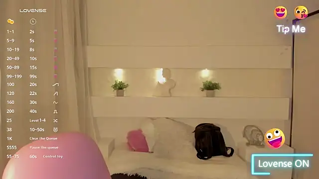 Snapshot of AshleyRoys chatting on January 30, 2025, 3:51 pm AshleyRoys online show from January 30, 2025, 3:51 pm