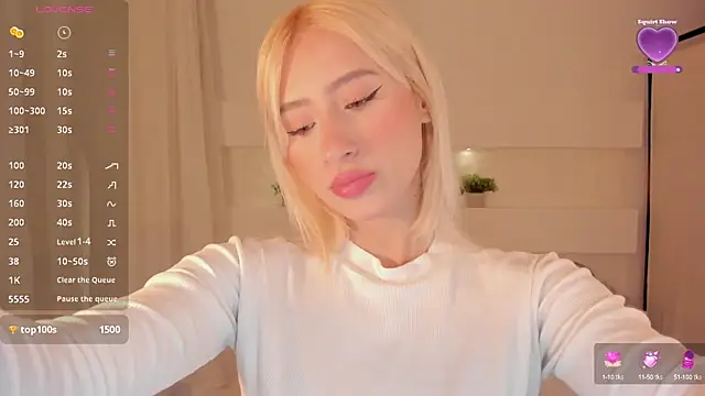 Snapshot of AshleyRoys chatting on February 28, 2025, 3:15 pm AshleyRoys online show from February 28, 2025, 3:15 pm