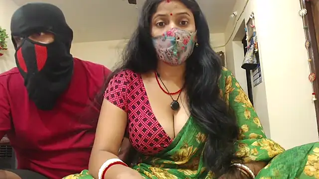 Snapshot of Elina_Raj chatting on March 10, 2025, 6:01 pm Elina Raj online show from March 10, 2025, 6:01 pm