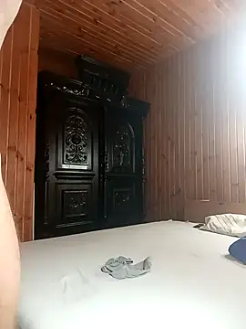 yatshen online show from October 17, 2025, 11:51 pm