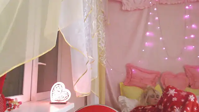 SunnySylvia online show from February 15, 2026, 8:27 pm