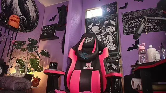 fetishkinkymeganx online show from October 3, 2025, 5:10 pm