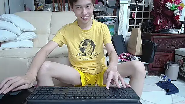 andrewooi online show from December 22, 2024, 11:44 am