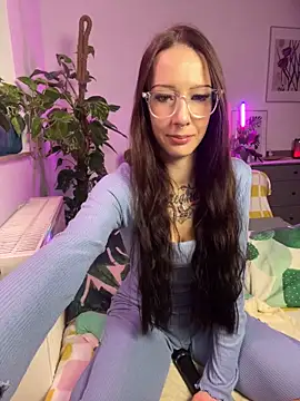 Trixie-Tainted online show from January 17, 2025, 12:10 pm