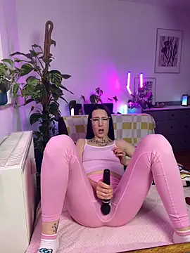 Trixie-Tainted online show from February 13, 2025, 6:16 pm