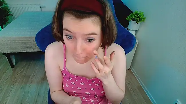 CranberryHot online show from September 12, 2025, 1:17 am