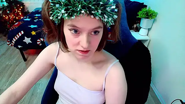 Snapshot of CranberryHot chatting on February 2, 2026, 2:49 pm CranberryHot online show from February 2, 2026, 2:49 pm