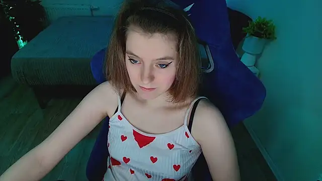 Snapshot of CranberryHot chatting on May 3, 2026, 6:03 pm CranberryHot online show from May 3, 2026, 6:03 pm
