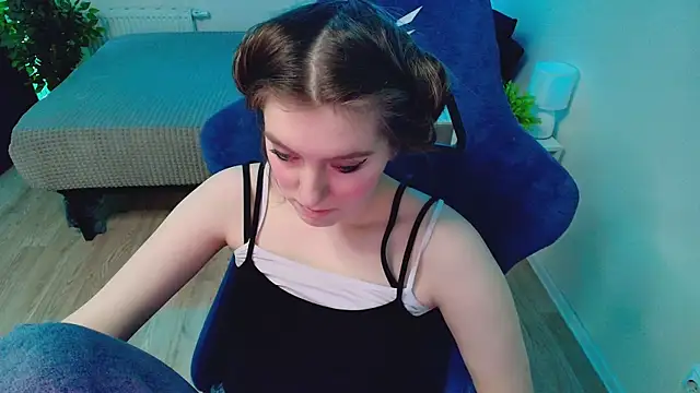 Snapshot of CranberryHot chatting on May 15, 2026, 1:34 am CranberryHot online show from May 15, 2026, 1:34 am