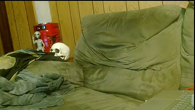 snickers1 online show from October 13, 2025, 8:03 am