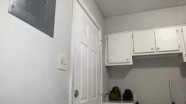 Creamesensation online show from April 9, 2026, 9:36 am