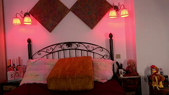 einneuesleben online show from February 1, 2025, 7:47 am