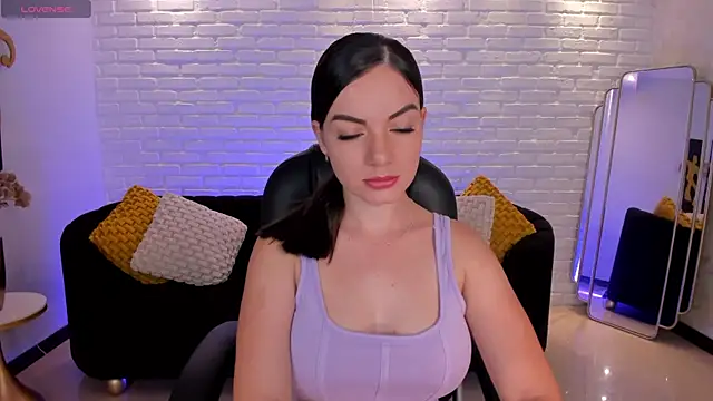 MorganHicks online show from November 3, 2025, 7:59 pm