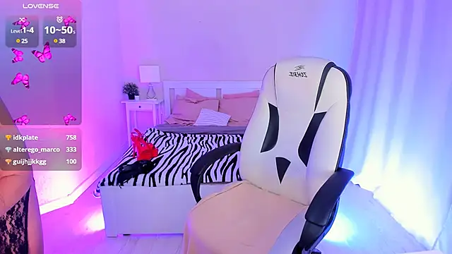 HelenaRegal online show from January 19, 2025, 4:57 pm