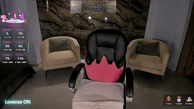 DannieSmith1 online show from December 3, 2025, 11:03 pm