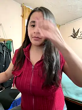 latinfemale online show from November 17, 2025, 10:26 pm