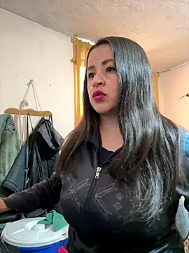 latinfemale online show from December 18, 2025, 7:09 pm