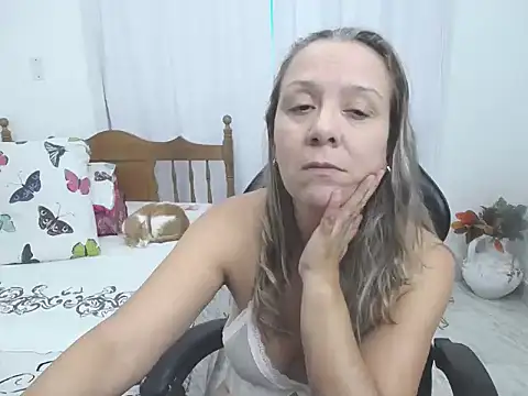 yeslluisa online show from February 26, 2026, 7:46 pm