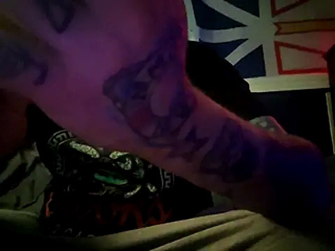 canadacockinme online show from November 26, 2025, 8:04 am