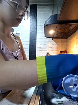 linda-schmidt online show from October 1, 2025, 12:16 am