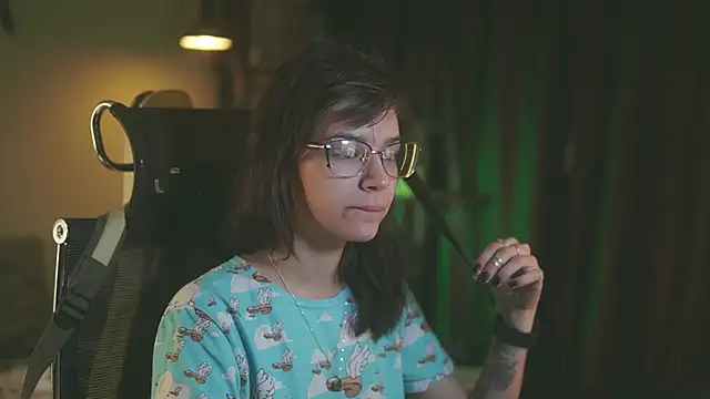 alyssa sweet online show from October 2, 2025, 4:08 am