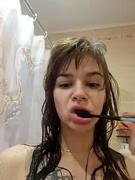 alyssa sweet online show from November 12, 2025, 4:57 am