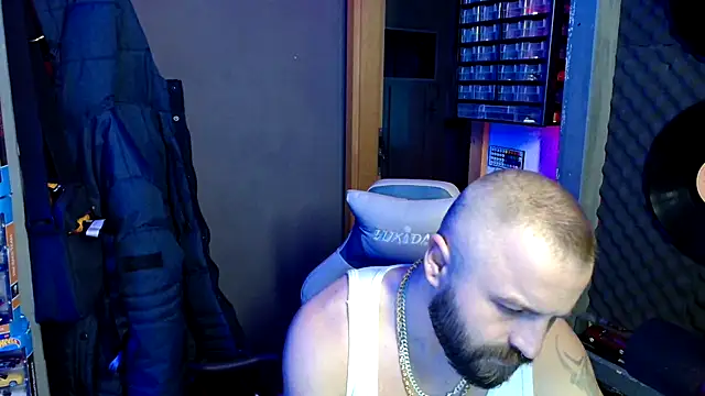 Snapshot of maik808888 chatting on March 3, 2026, 2:34 pm maik808888 online show from March 3, 2026, 2:34 pm