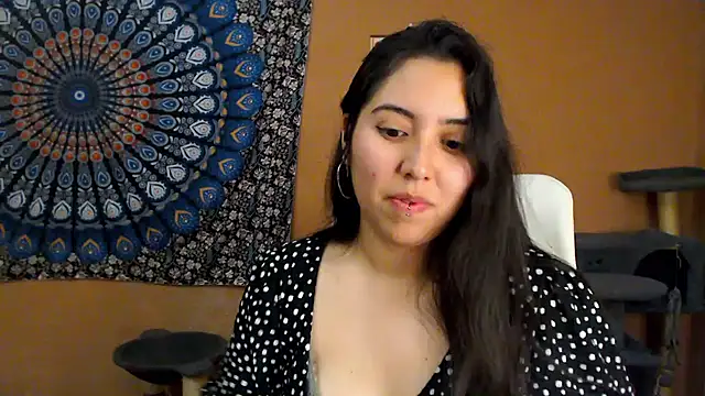 IntimateTales online show from November 25, 2025, 10:32 pm