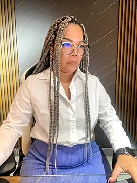 KellyBrooklyn  online show from October 15, 2025, 1:11 pm