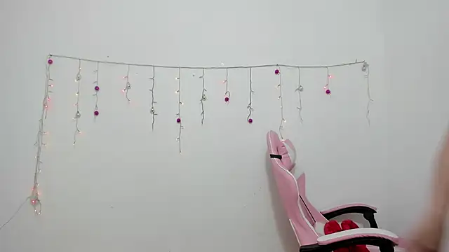 Snapshot of Anal_Milky_Momma chatting on December 4, 2024, 6:17 pm Anal Milky Momma online show from December 4, 2024, 6:17 pm